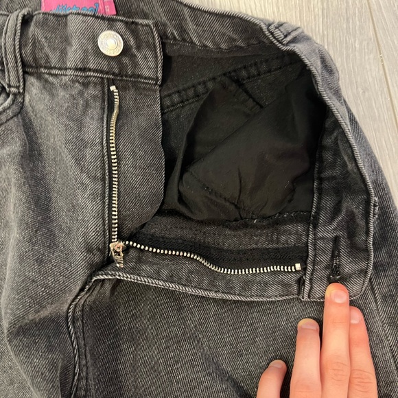 BLACK STRAIGHT LEG RIPPED JEANS - Picture 2 of 6